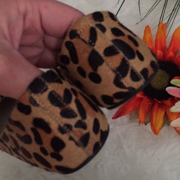 🌺LIKE anew cheetah print shoes 🌺 - Picture 6 of 6